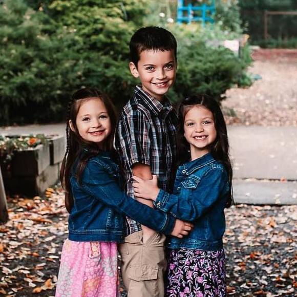 Meet your Posher, Lisa - Picture 1 of 1